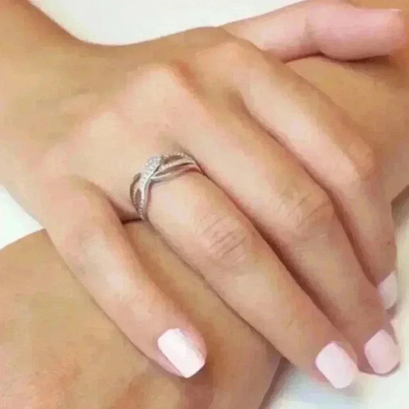 NEW Sterling Silver White Sapphire Angel Wing Ring - Picture 4 of 4